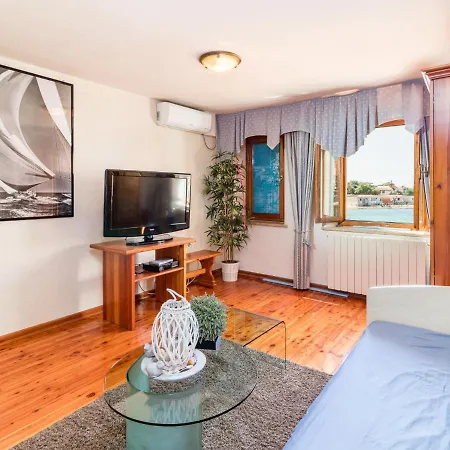 Antonella & Napoletano-2 By Interhome Lejlighed Umag