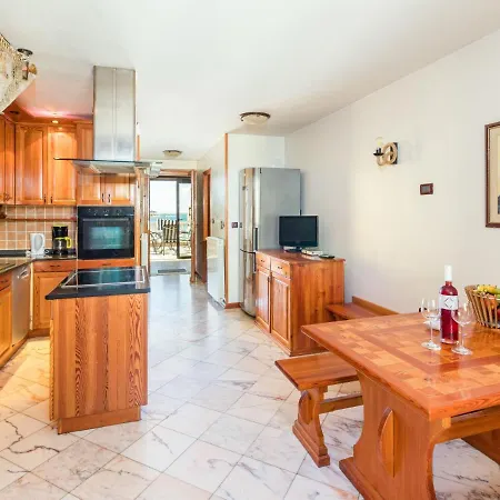 Appartamento Antonella & Napoletano-2 By Interhome